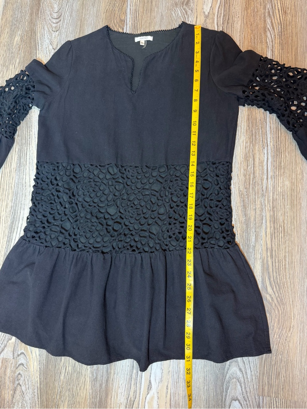 Tyler Böe Black Crochet Lace Insert V-Neck Sheath Dress Boho Size Medium - Picture 7 of 9